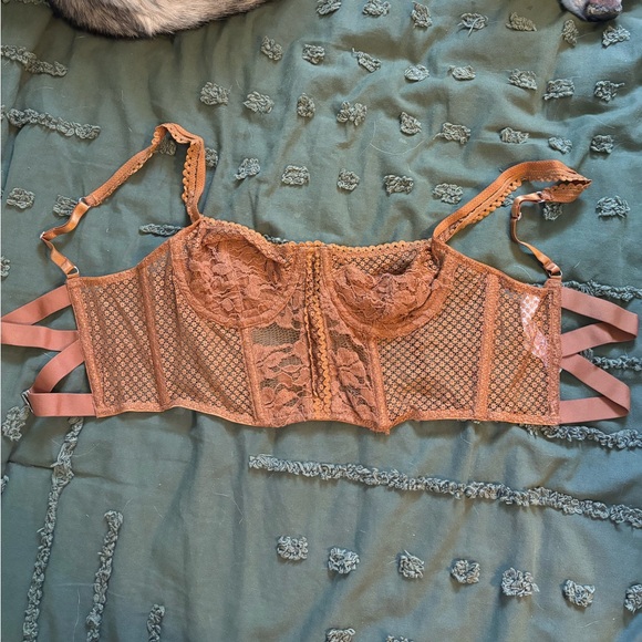 UO Corset - Picture 1 of 2